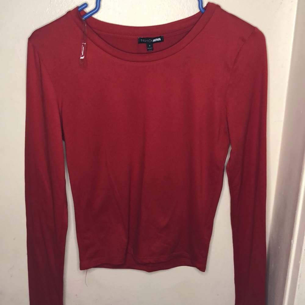 red long sleeve shirt cropped